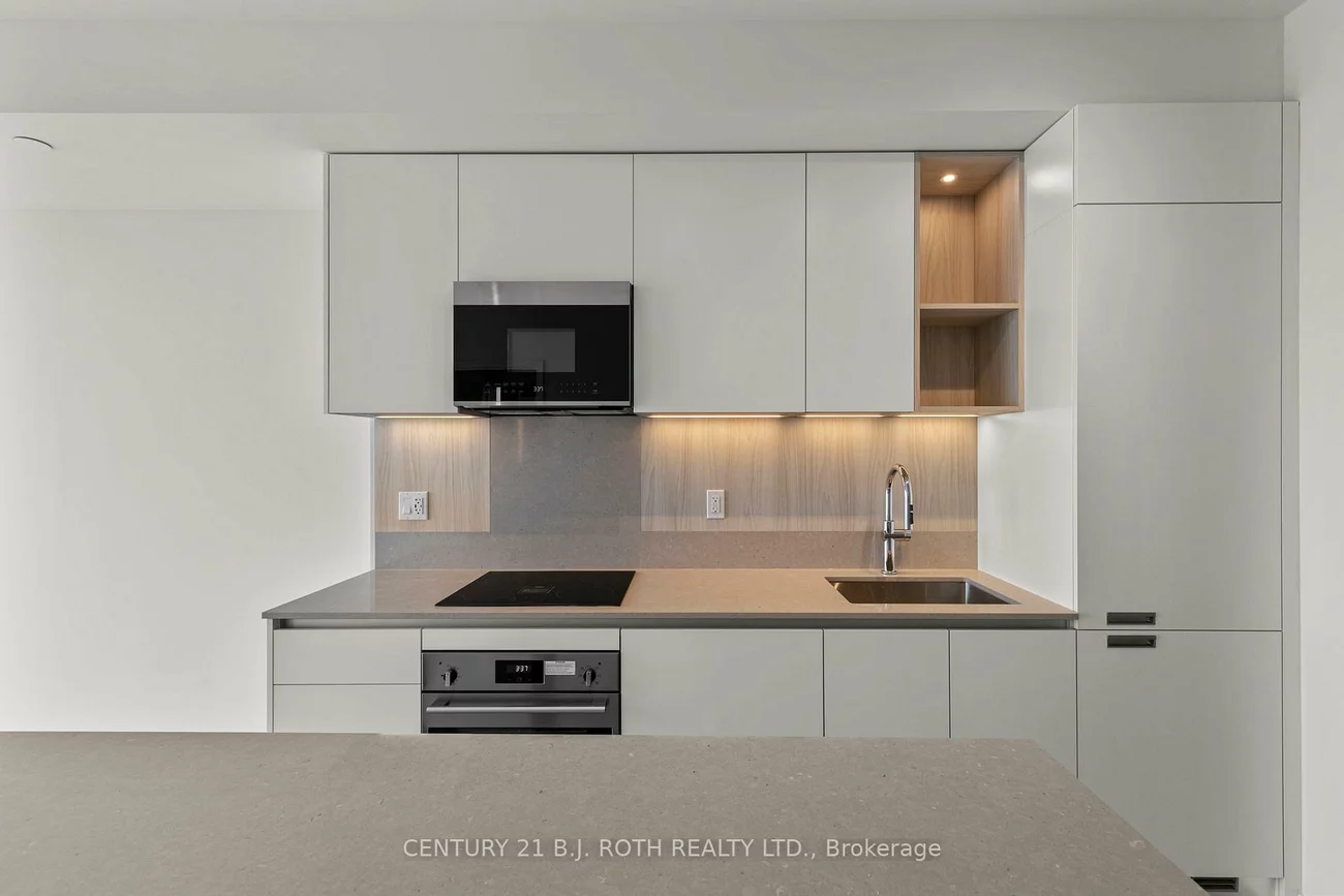 39, MARY, City Centre, Barrie