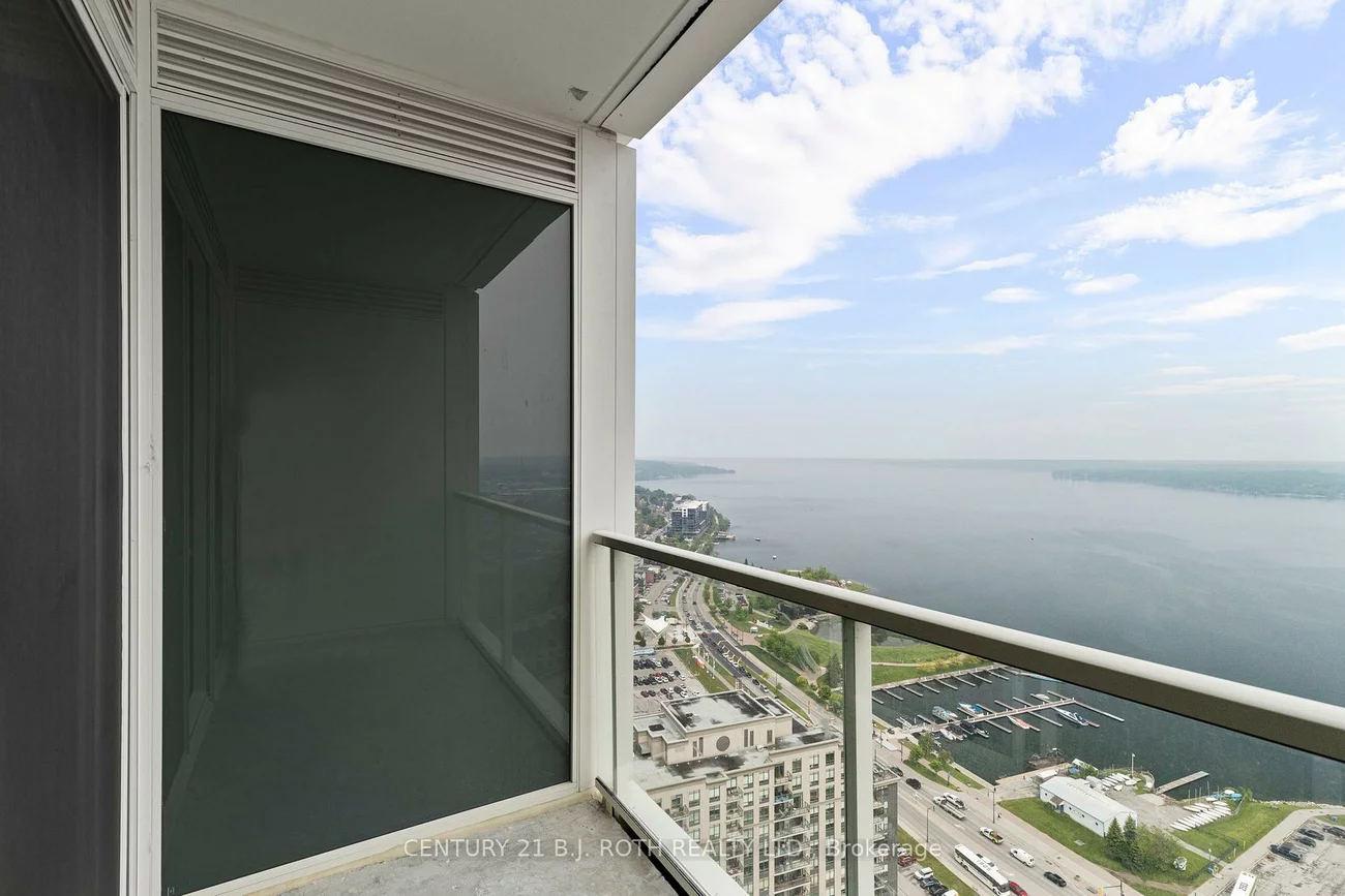 39, MARY, City Centre, Barrie