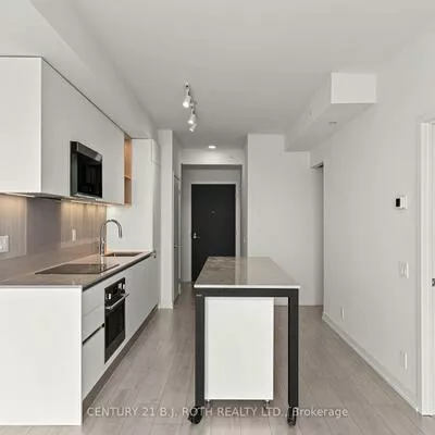 39, MARY, City Centre, Barrie