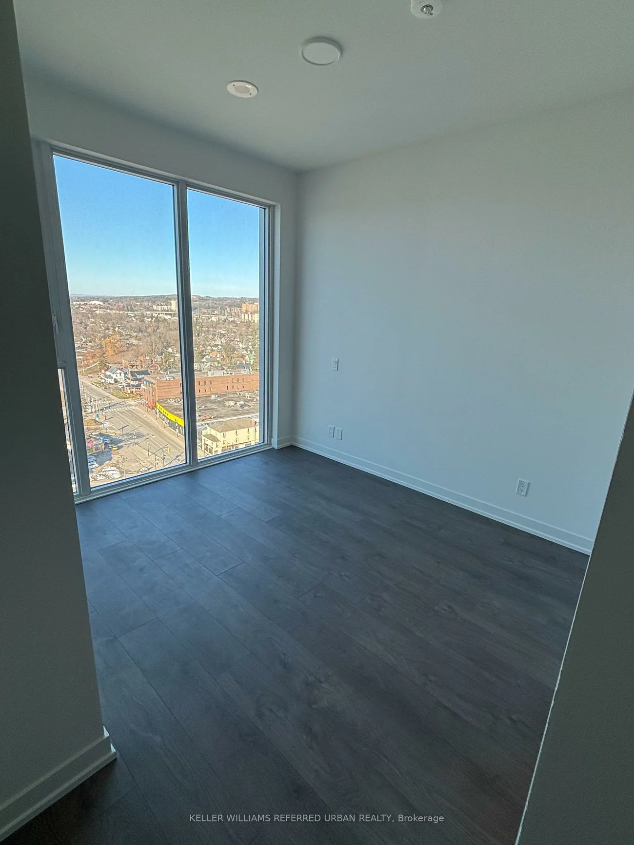 39, Mary, City Centre, Barrie