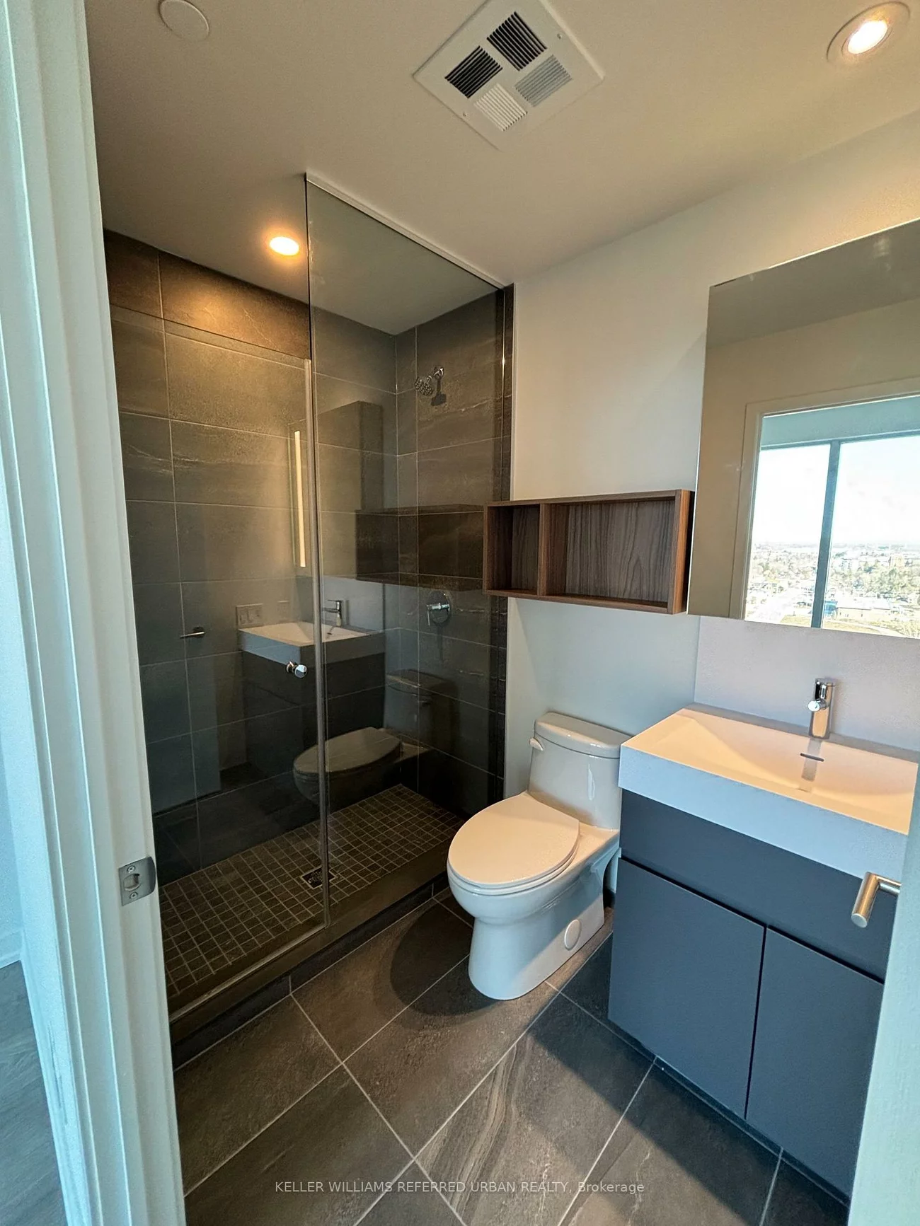 39, Mary, City Centre, Barrie