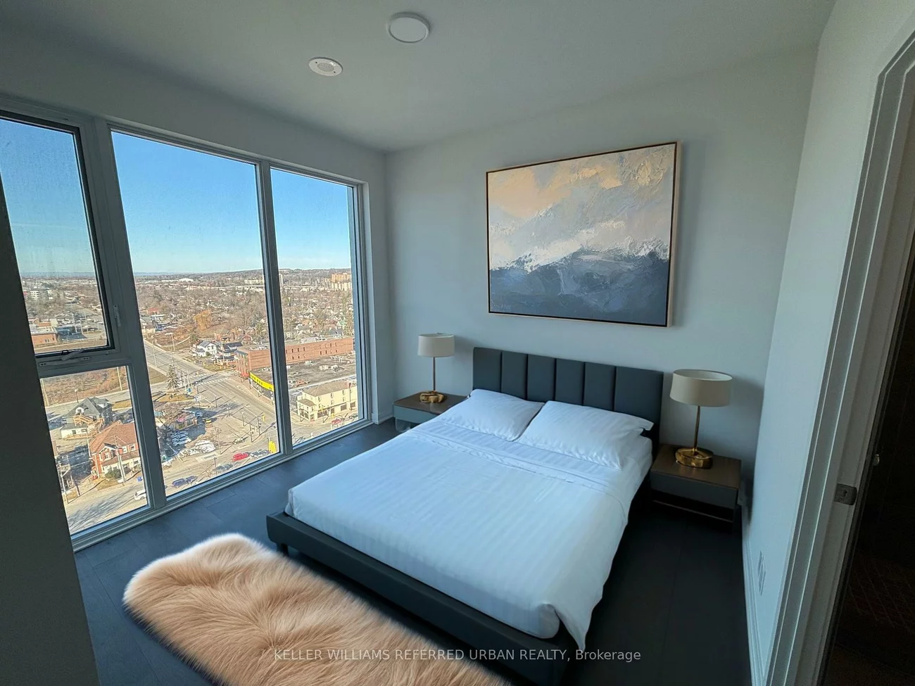 39, Mary, City Centre, Barrie