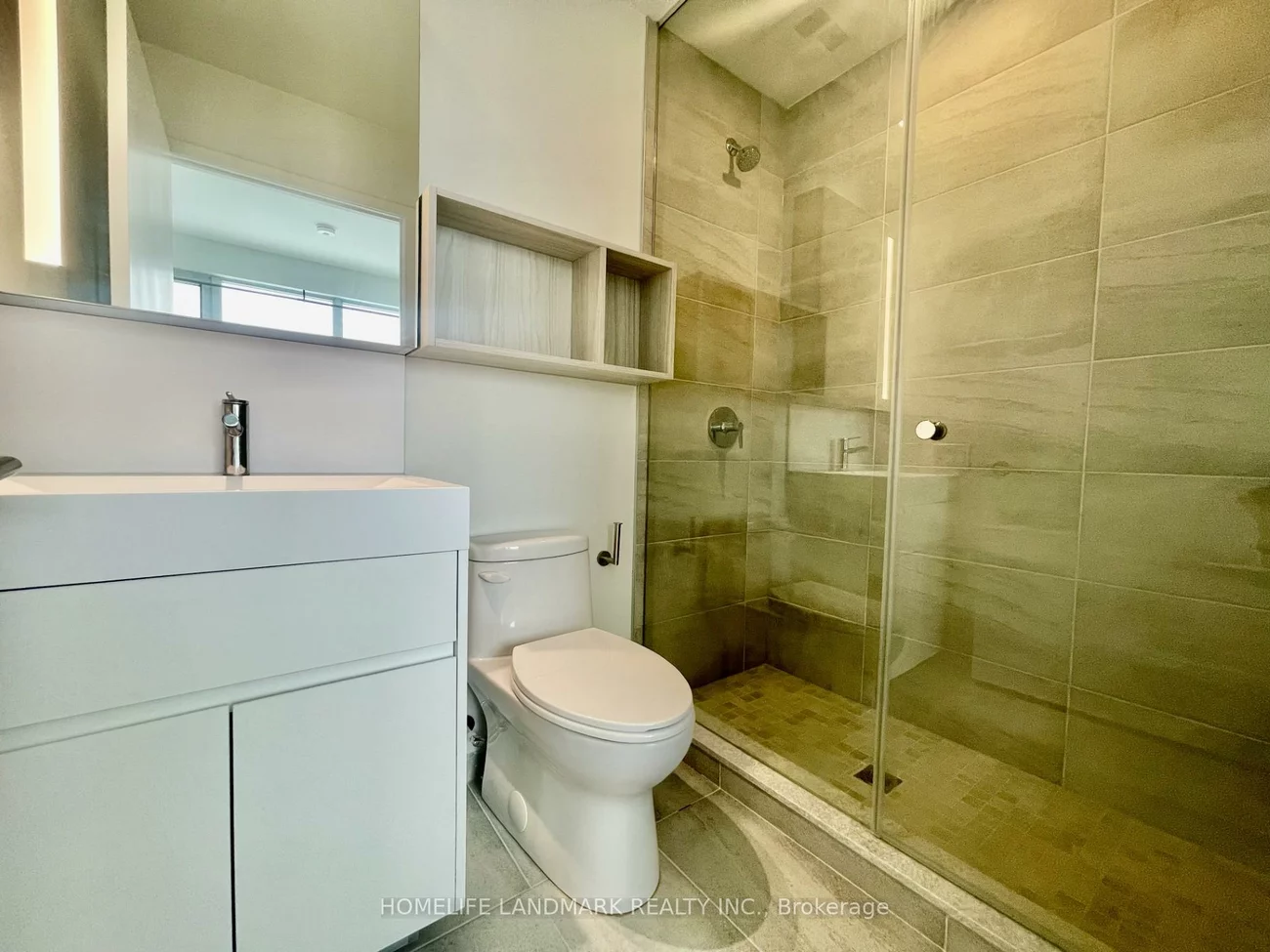 39, Mary, City Centre, Barrie