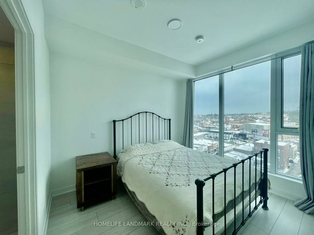 39, Mary, City Centre, Barrie