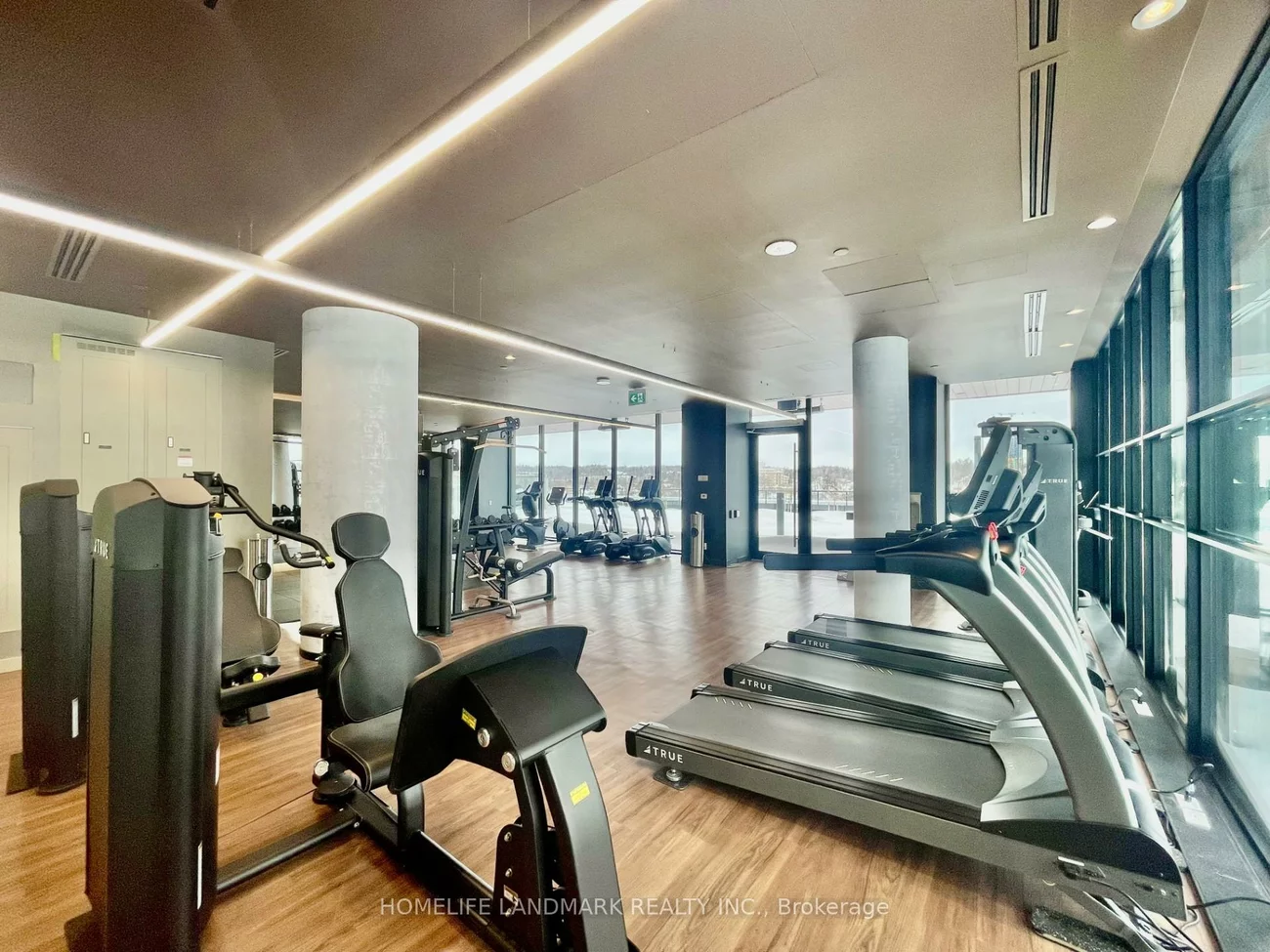 39, Mary, City Centre, Barrie