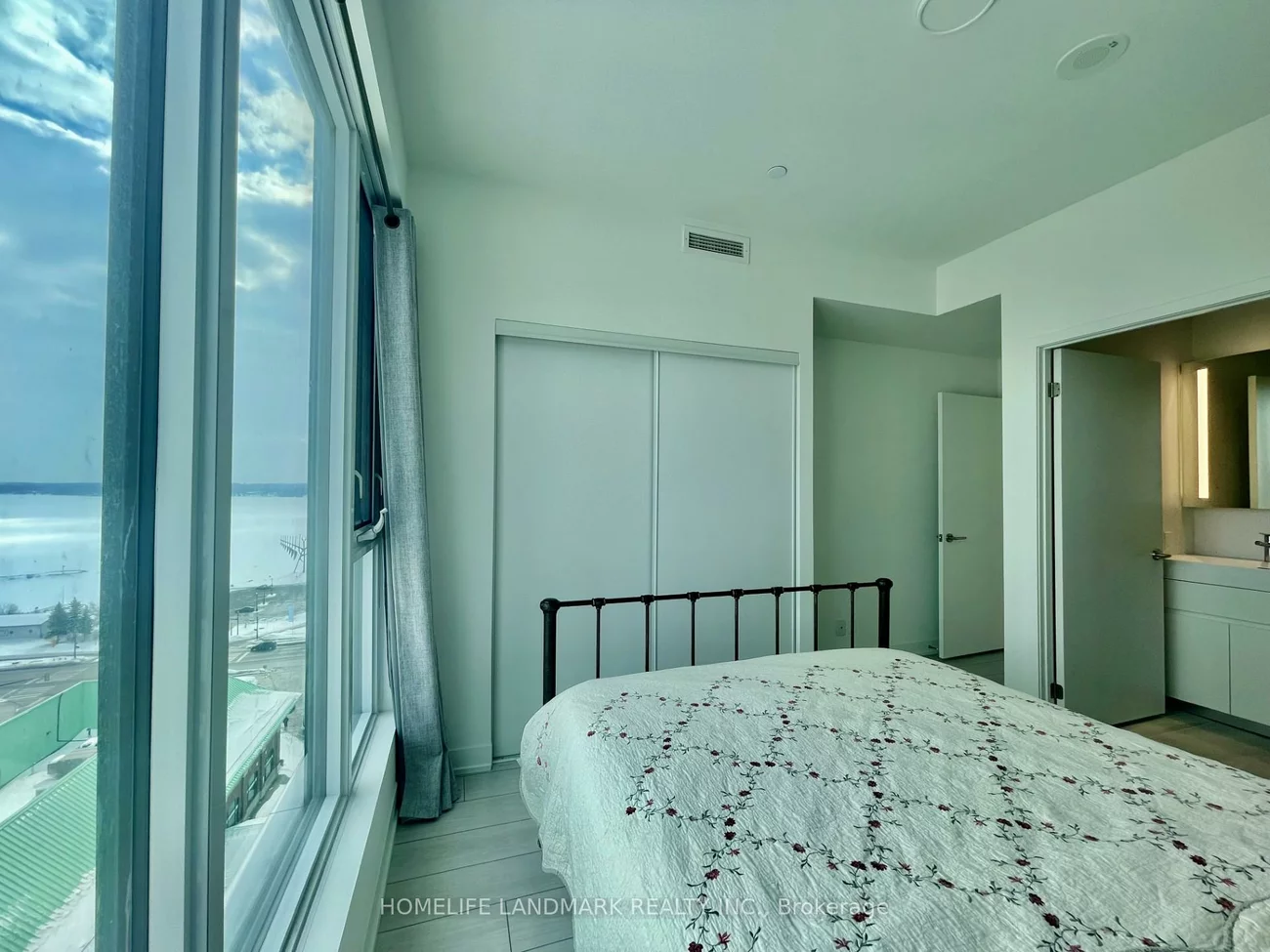 39, Mary, City Centre, Barrie