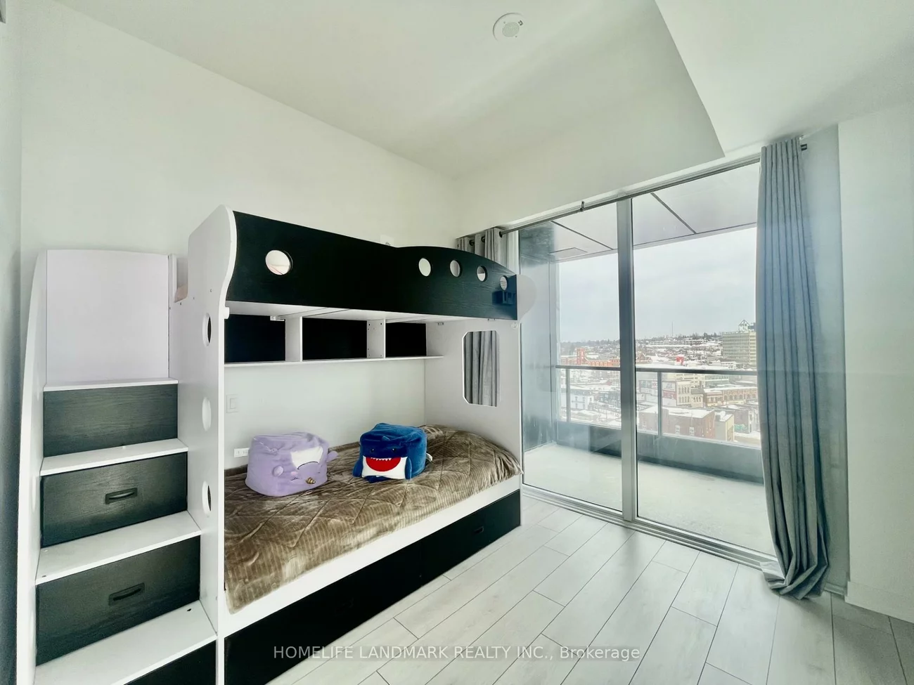 39, Mary, City Centre, Barrie