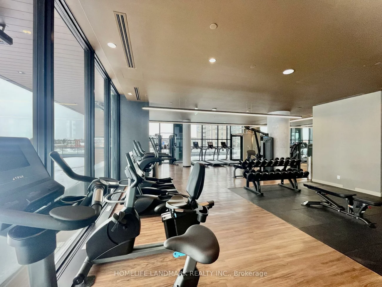 39, Mary, City Centre, Barrie