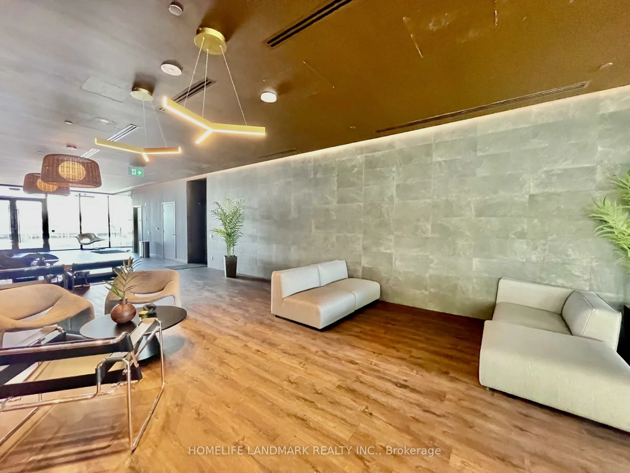 39, Mary, City Centre, Barrie