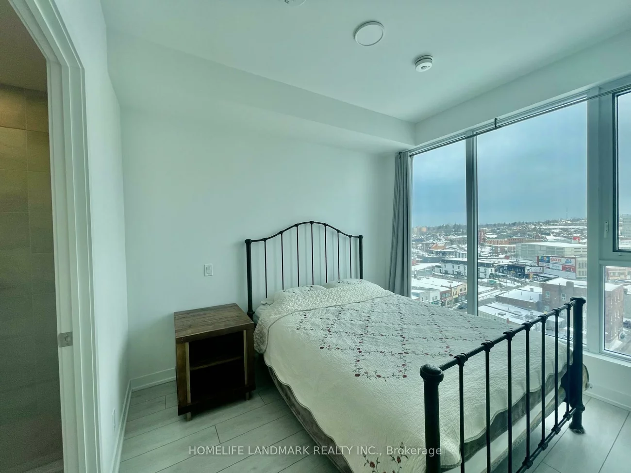 39, Mary, City Centre, Barrie