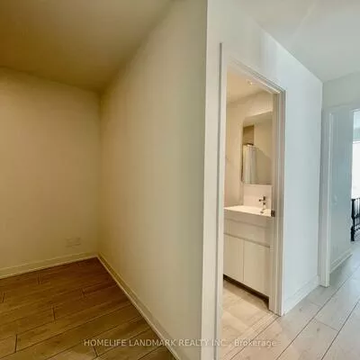 39, Mary, City Centre, Barrie