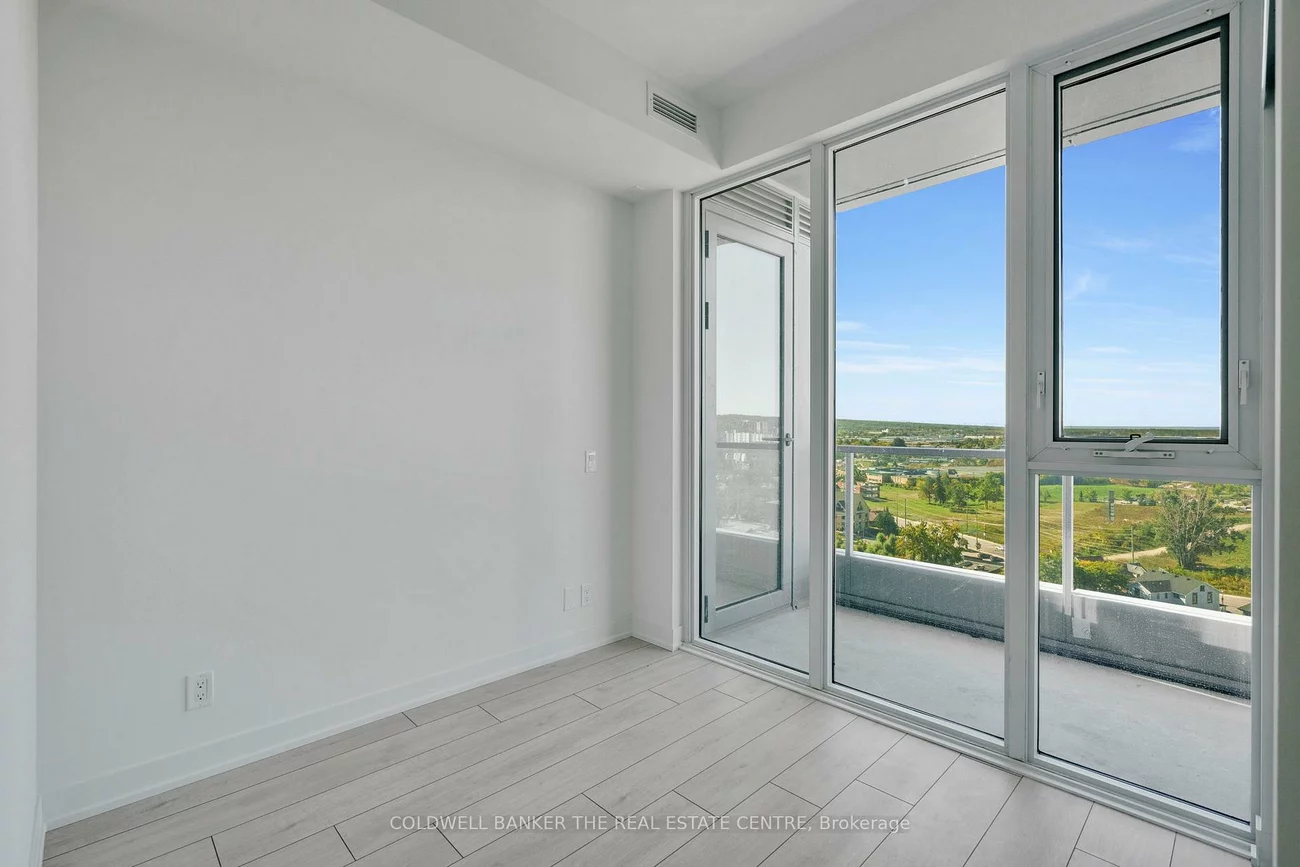 39, Mary, City Centre, Barrie