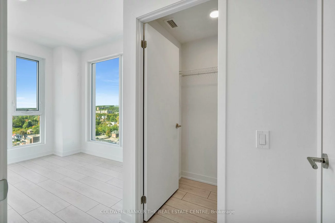 39, Mary, City Centre, Barrie