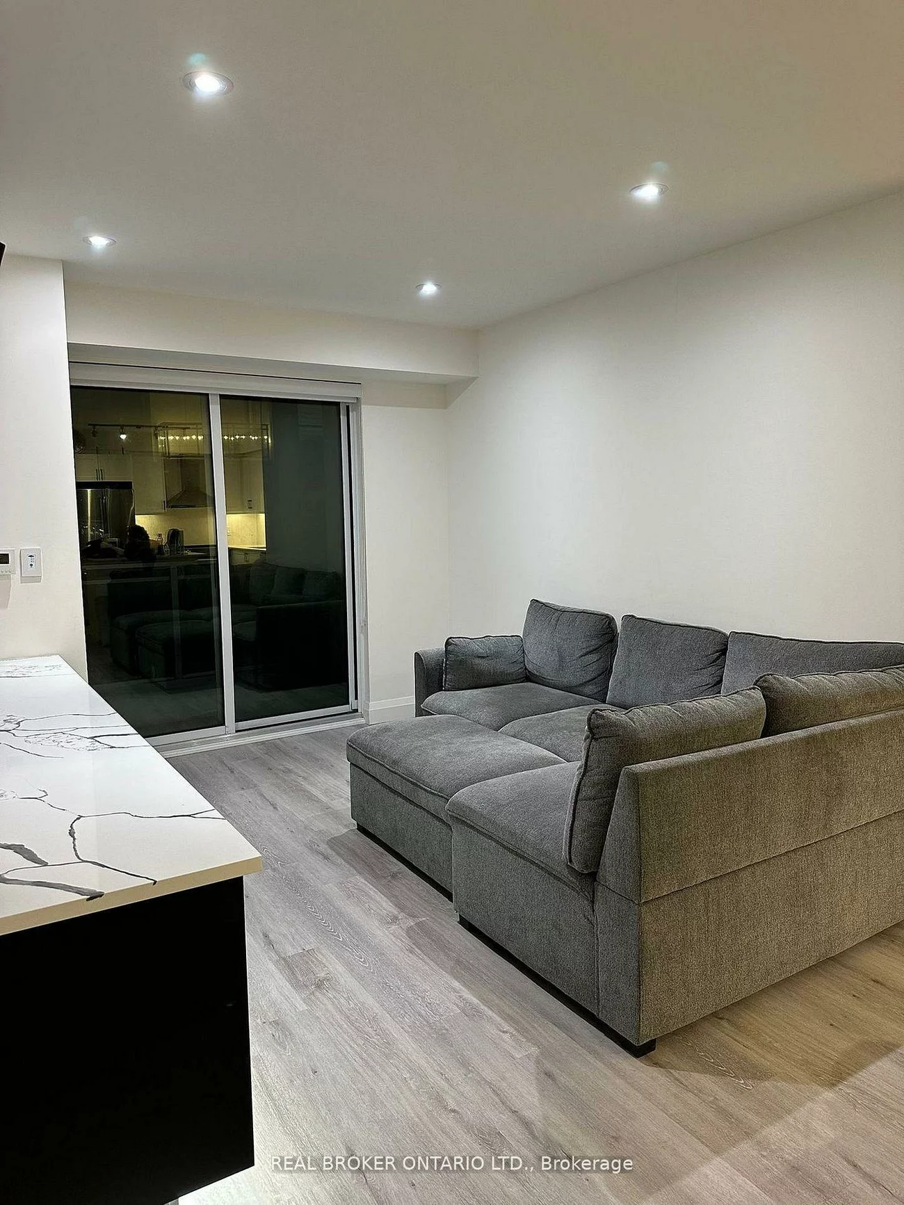 58, Lakeside, 400 North, Barrie