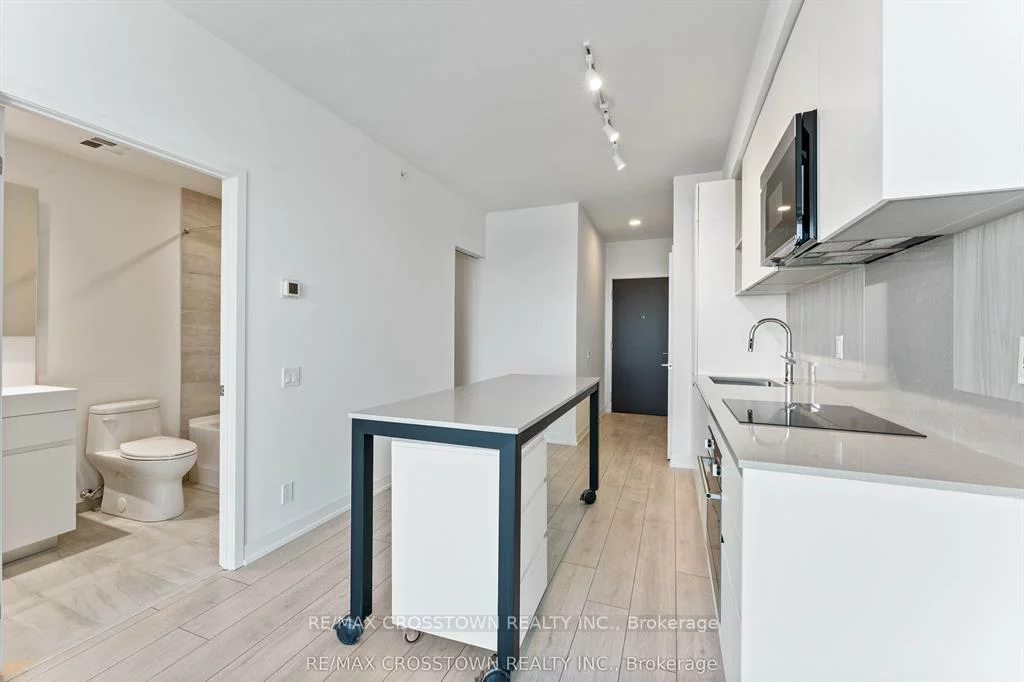 39, Mary, City Centre, Barrie