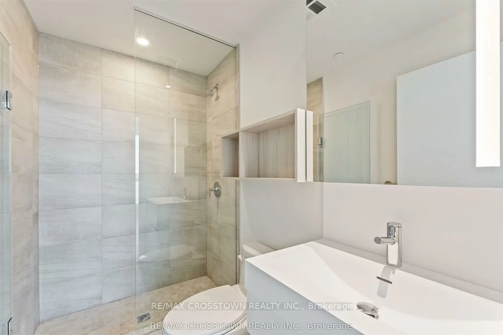 39, Mary, City Centre, Barrie