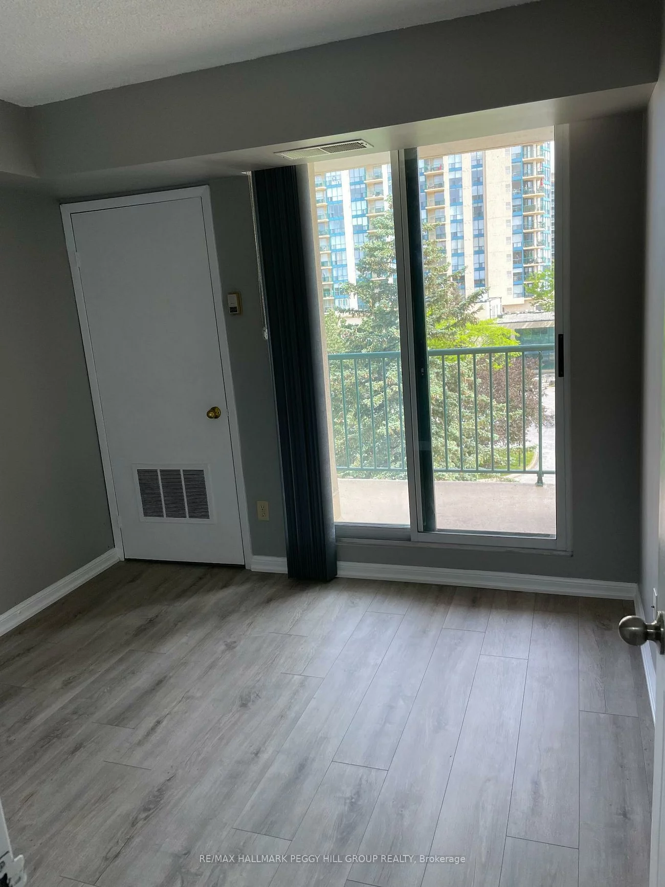 75, Ellen, City Centre, Barrie