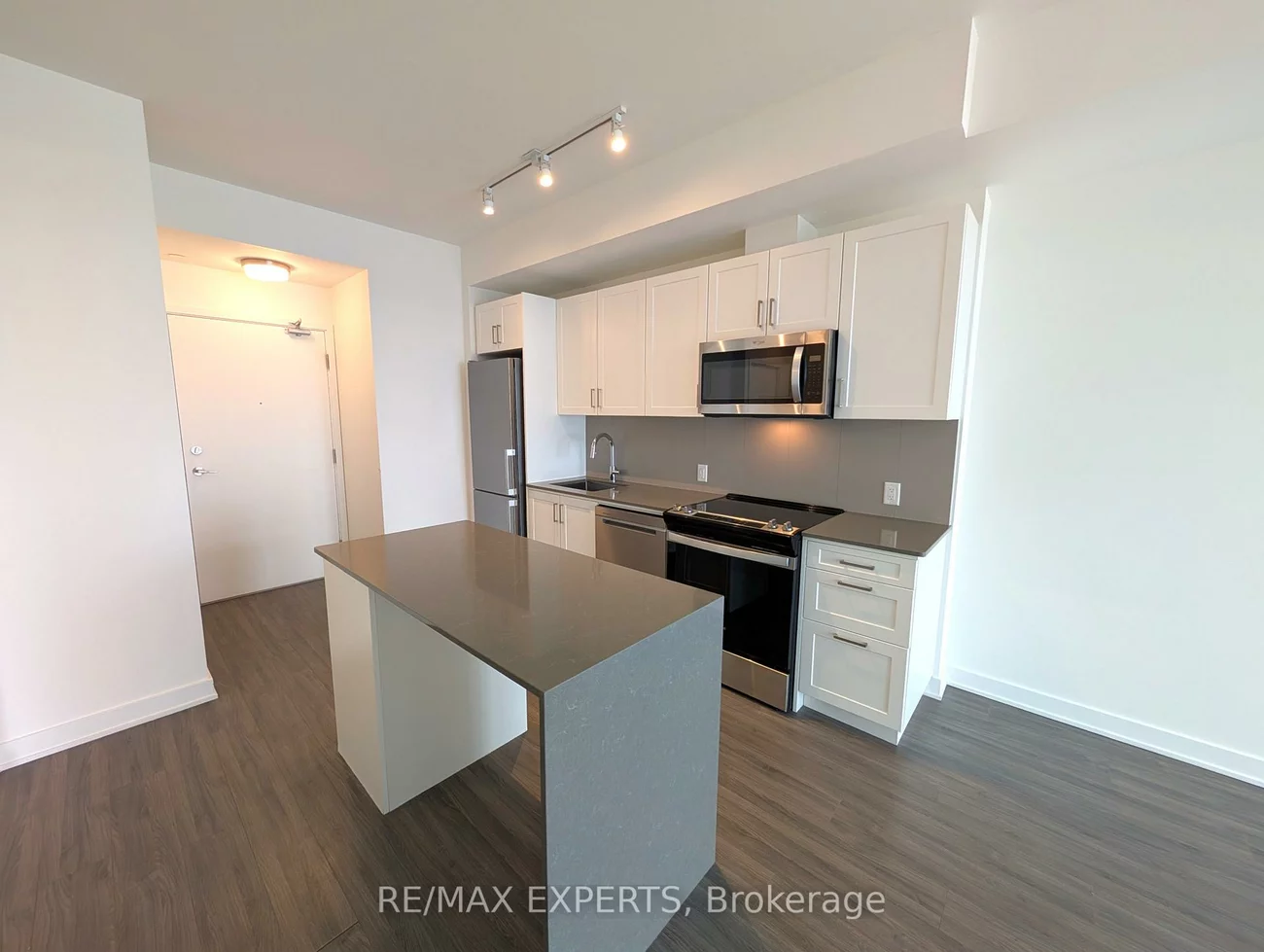 681, Yonge, Painswick South, Barrie