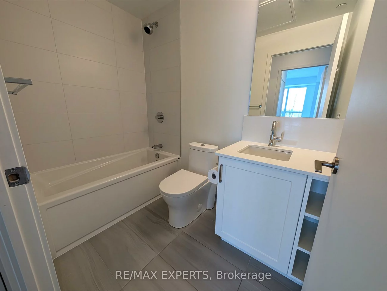 681, Yonge, Painswick South, Barrie