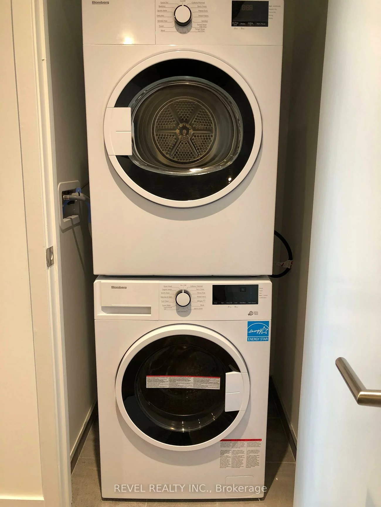 39, Mary, City Centre, Barrie