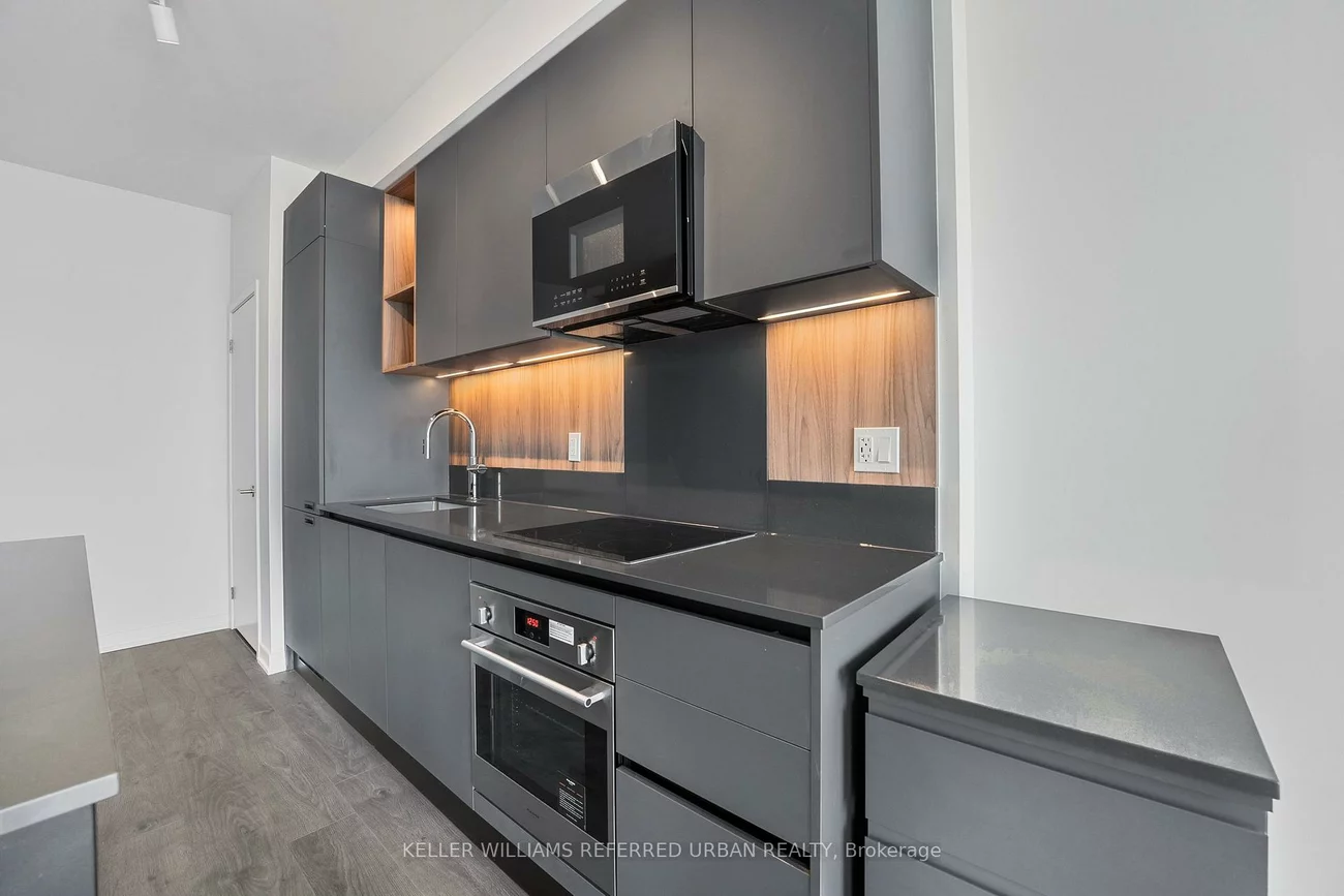 39, Mary, City Centre, Barrie