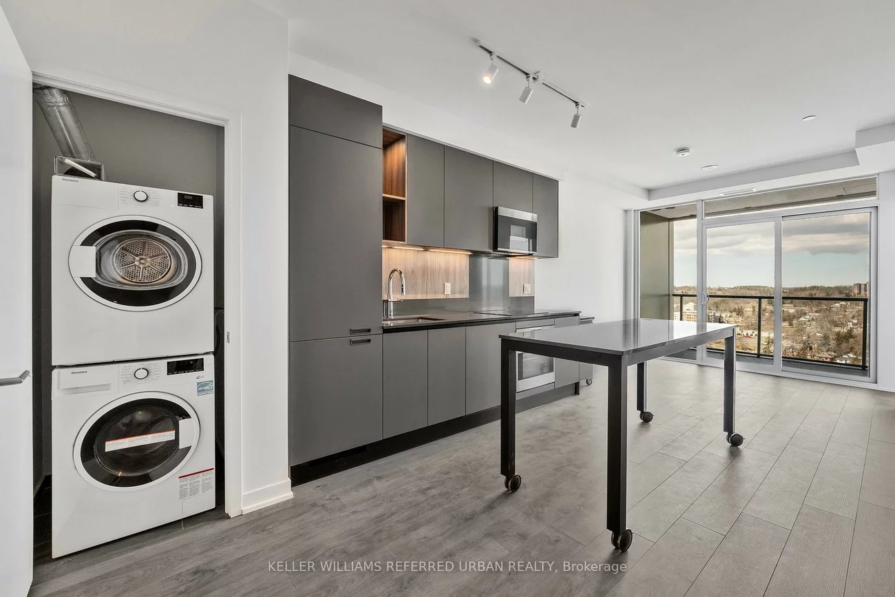 39, Mary, City Centre, Barrie