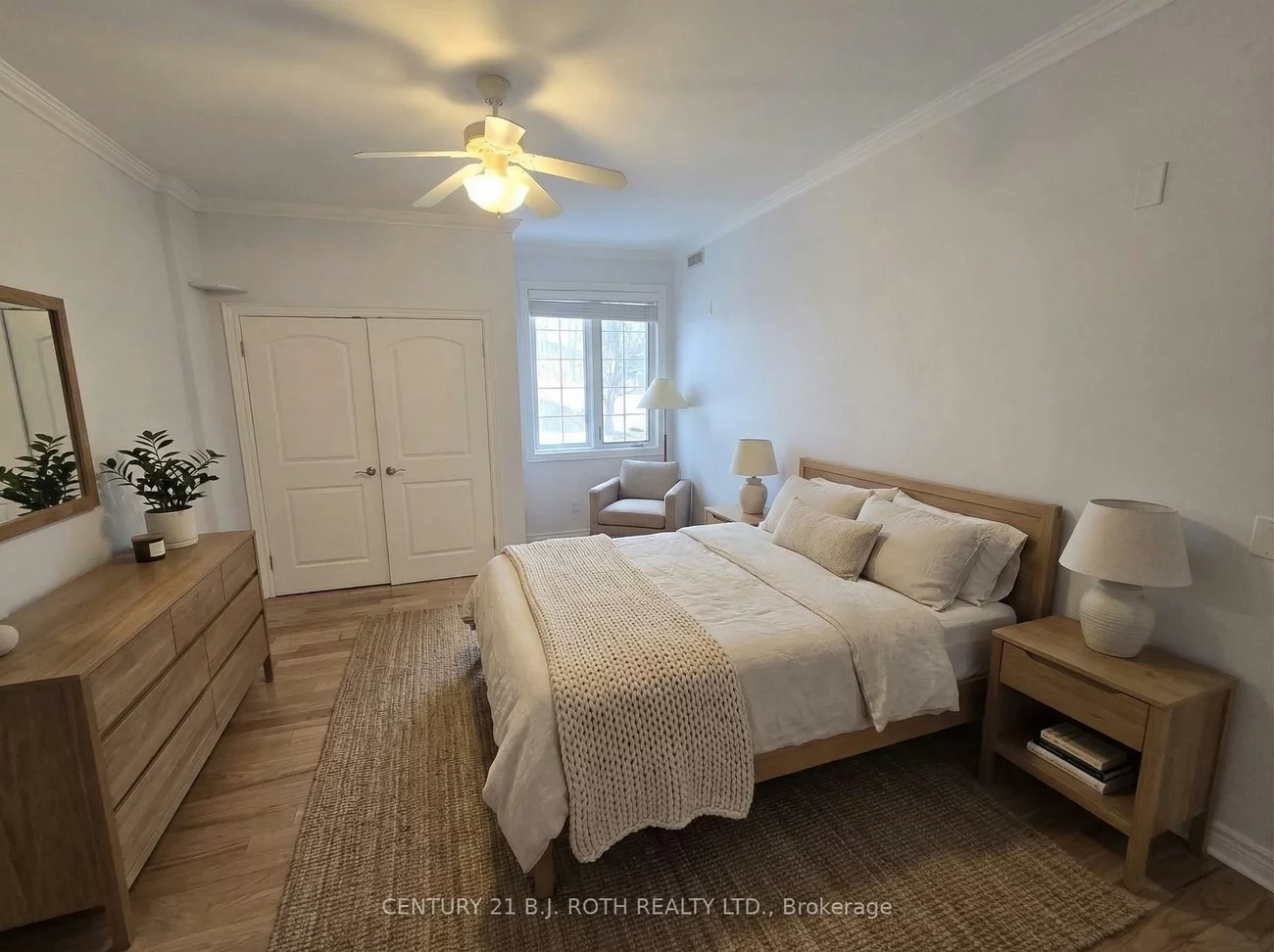 200, Collier, Codrington, Barrie