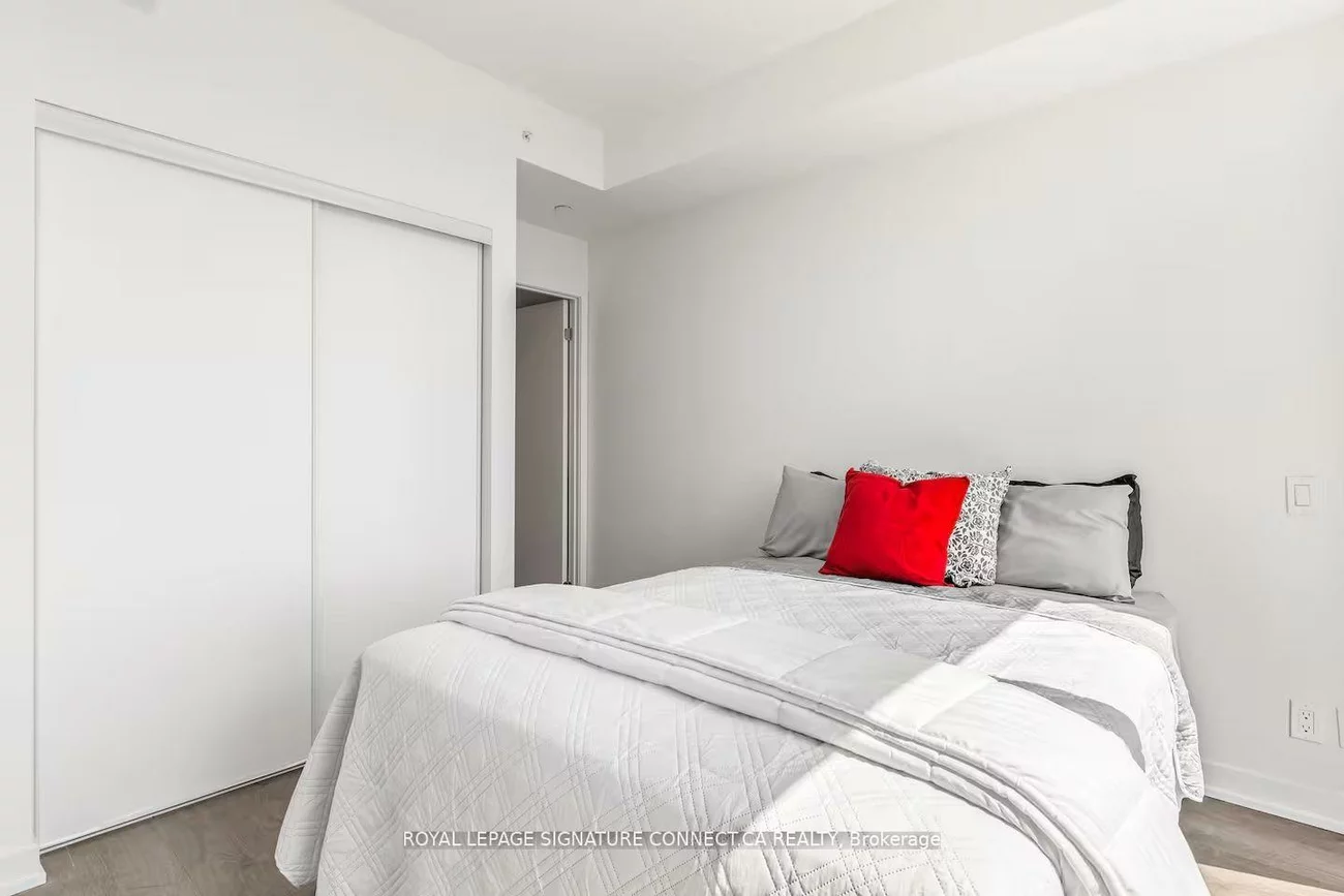 39, Mary, City Centre, Barrie