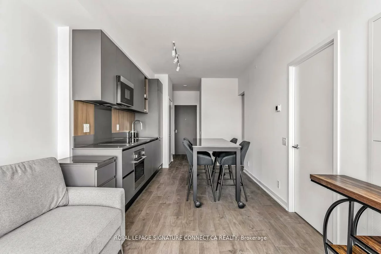 39, Mary, City Centre, Barrie