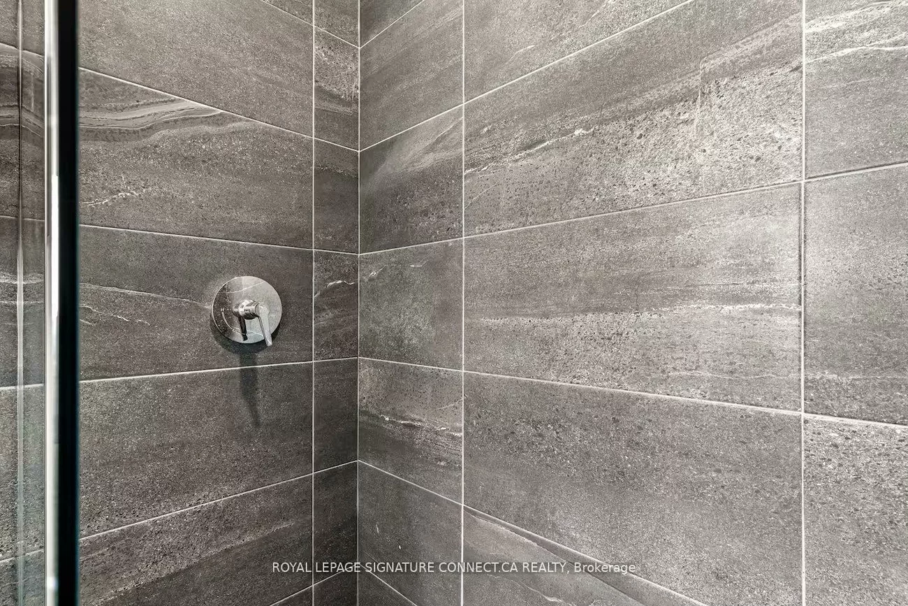 39, Mary, City Centre, Barrie