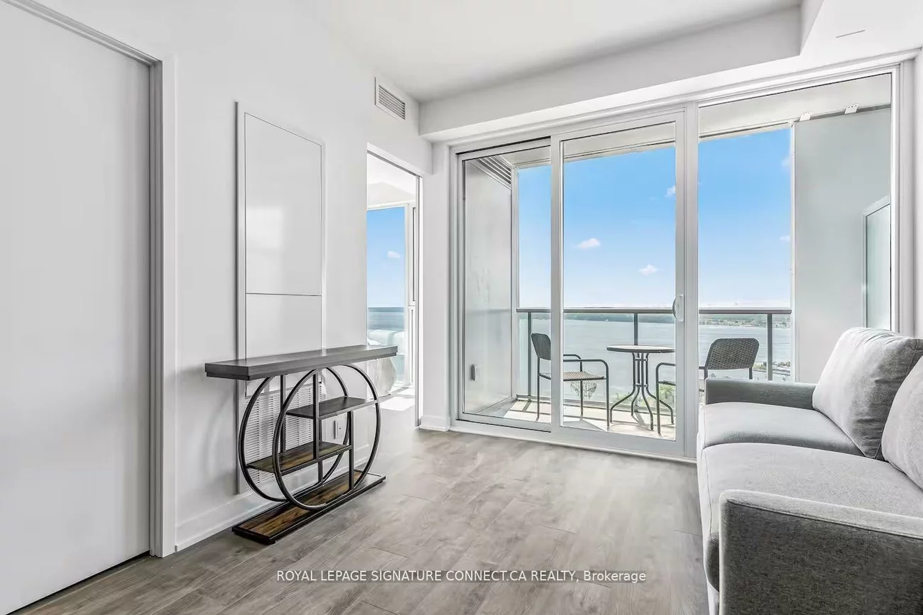 39, Mary, City Centre, Barrie