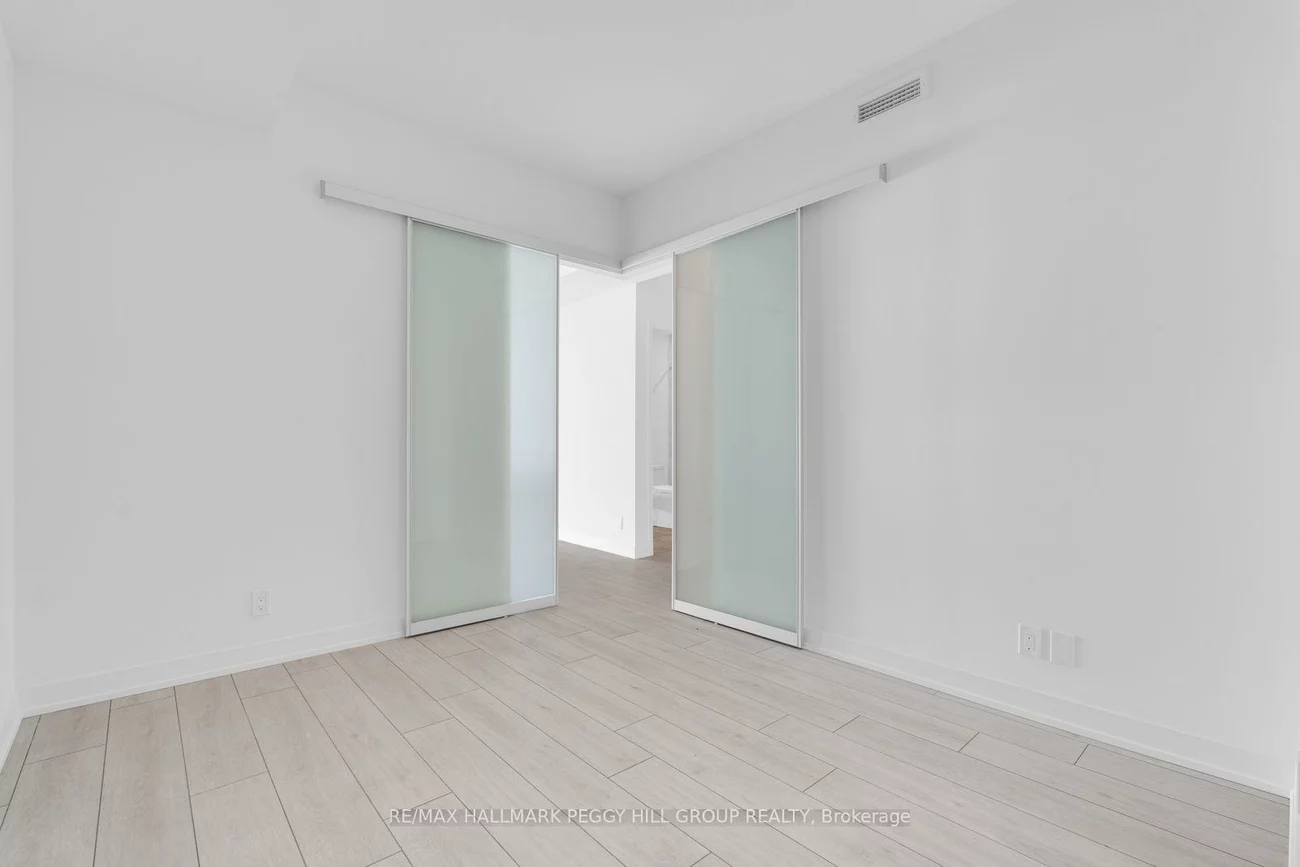 39, Mary, City Centre, Barrie