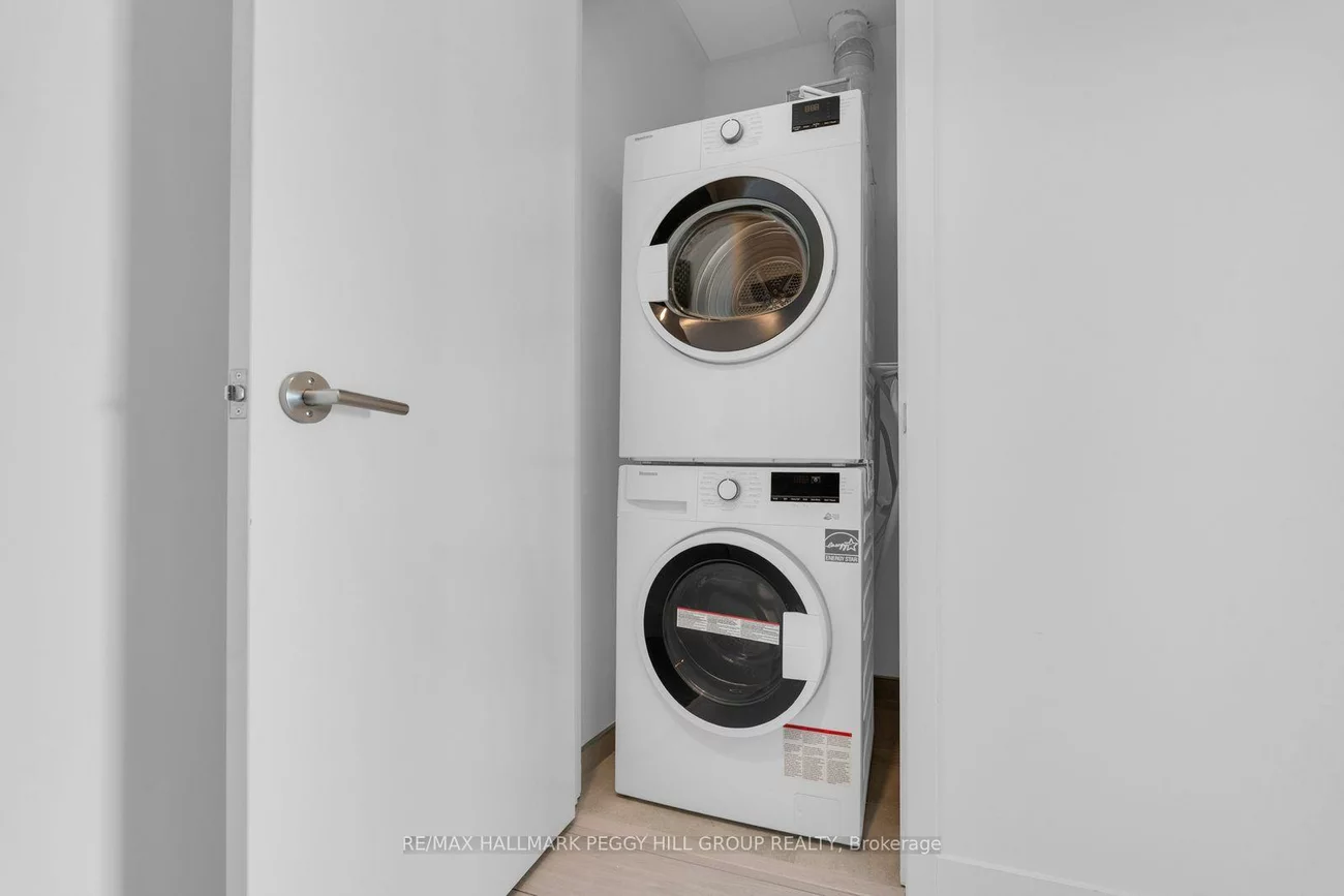 39, Mary, City Centre, Barrie