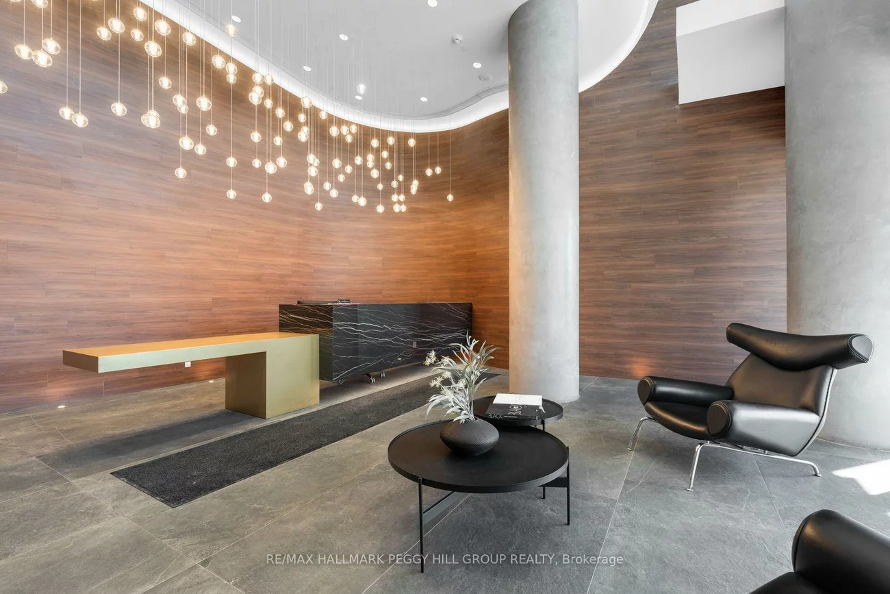 39, Mary, City Centre, Barrie