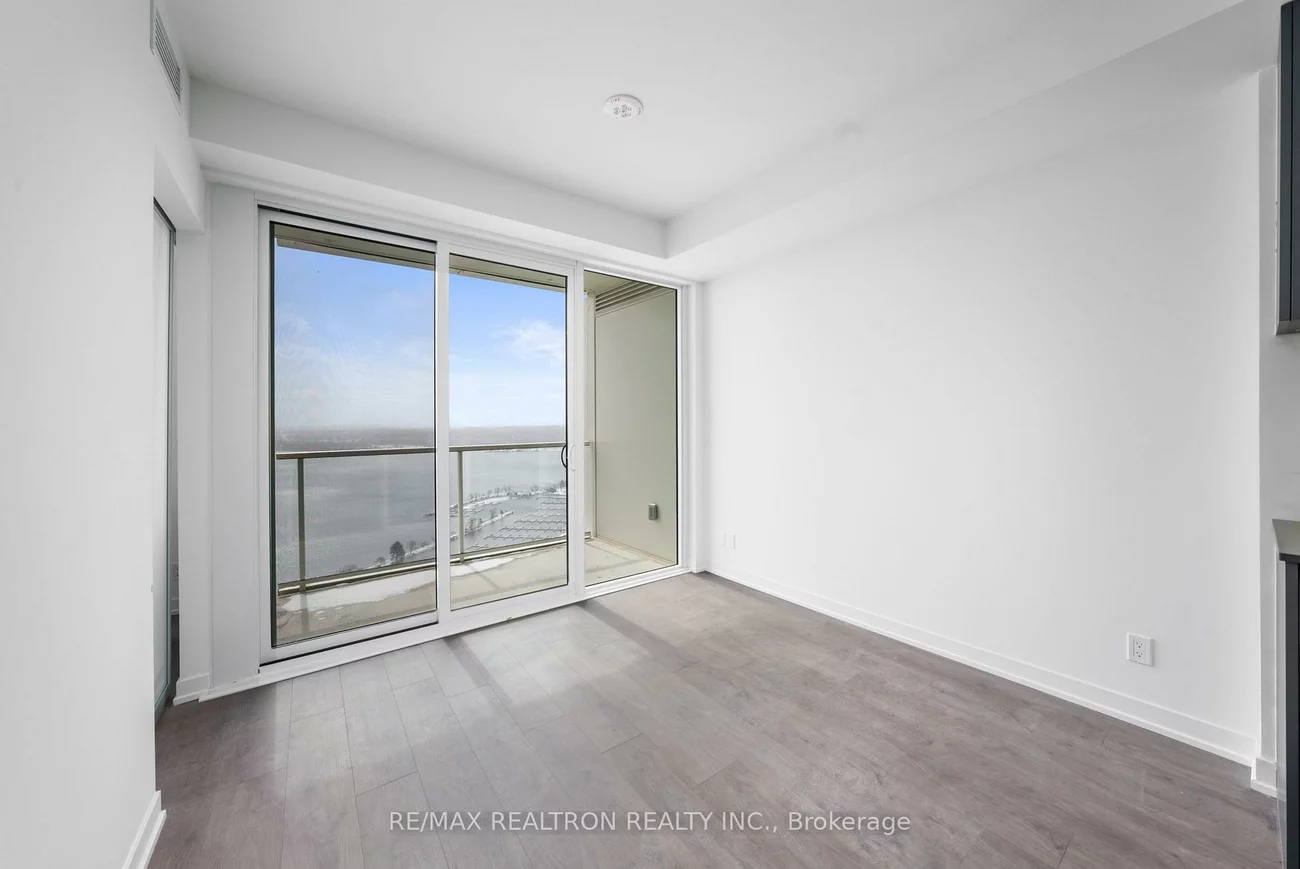 39, Mary, City Centre, Barrie