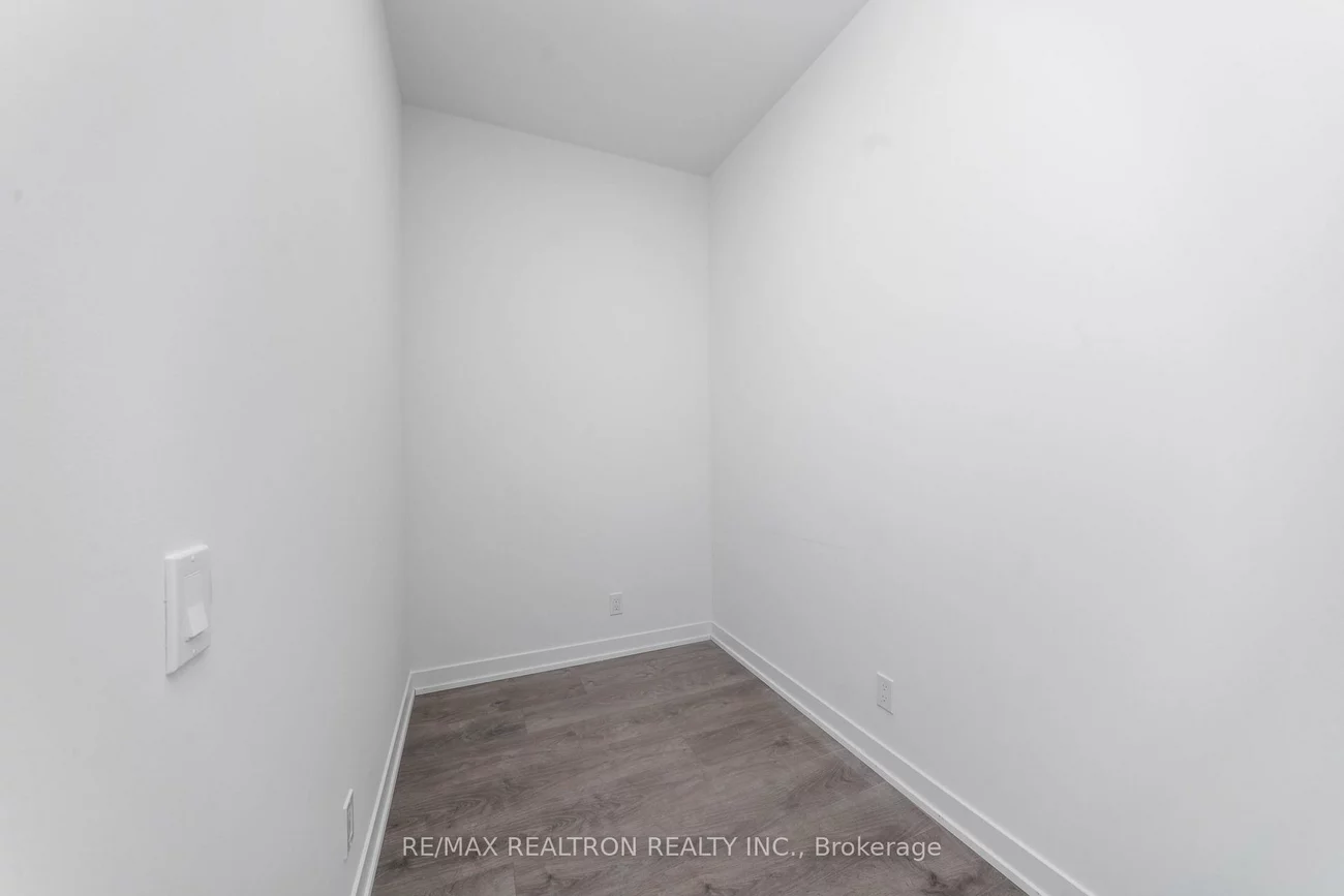 39, Mary, City Centre, Barrie