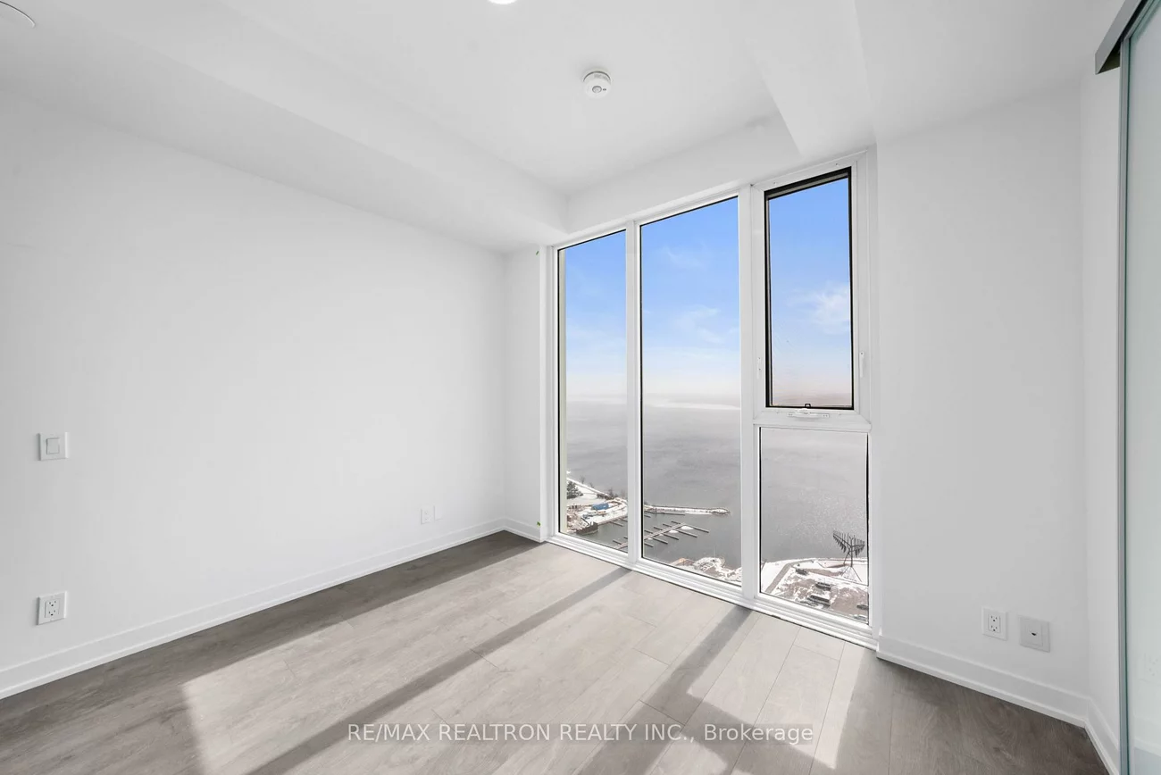 39, Mary, City Centre, Barrie