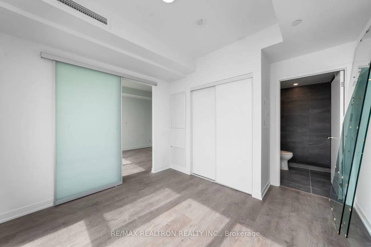 39, Mary, City Centre, Barrie