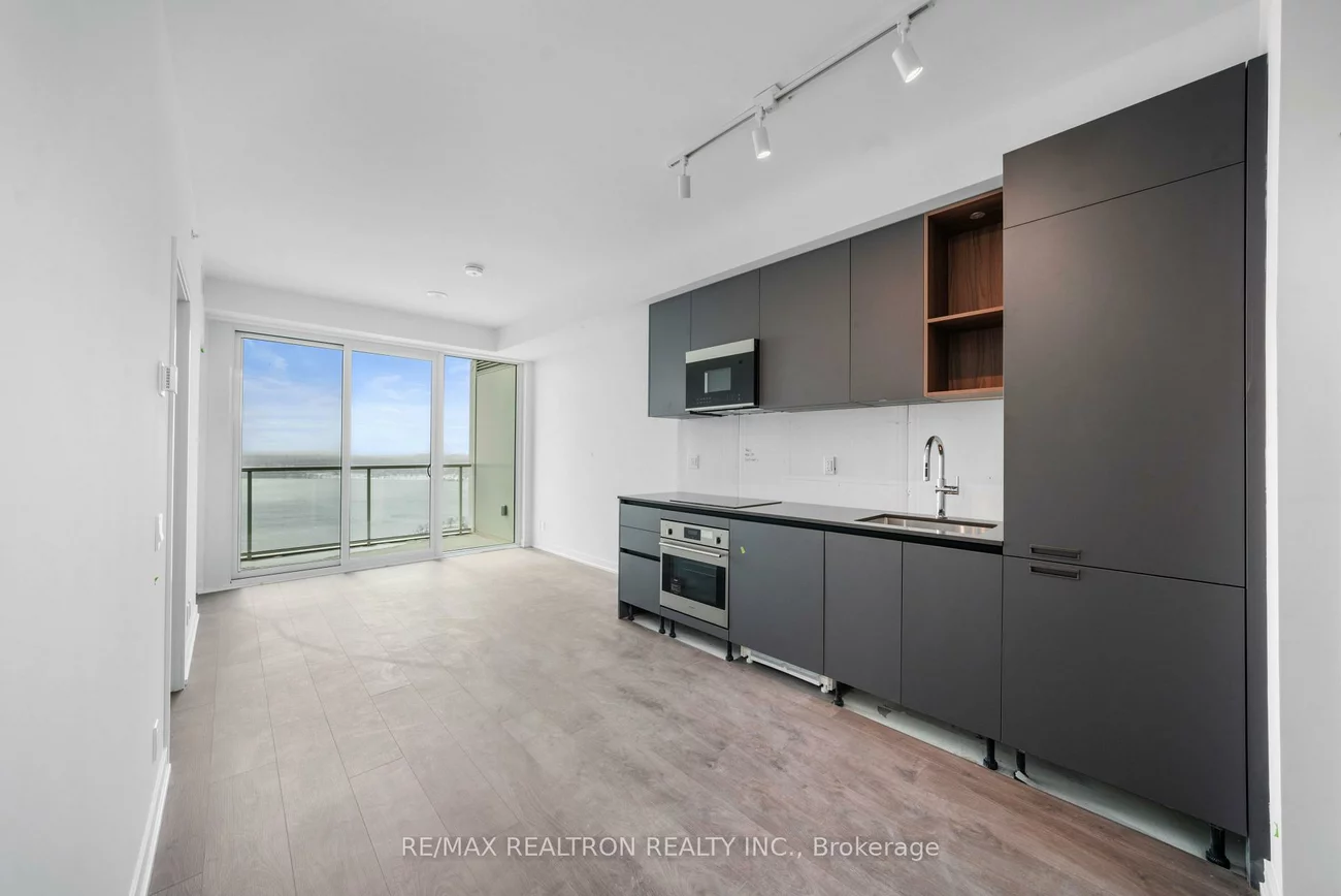 39, Mary, City Centre, Barrie