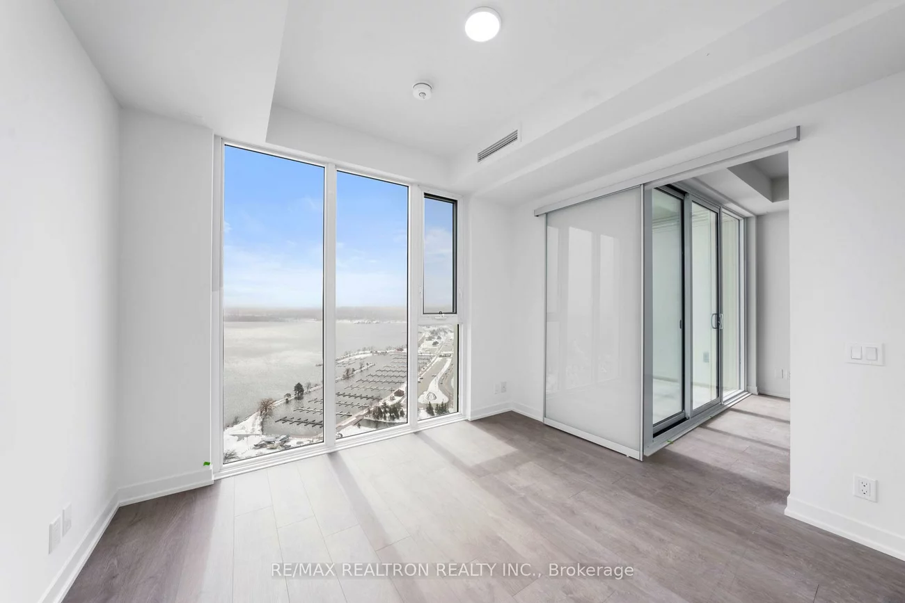 39, Mary, City Centre, Barrie