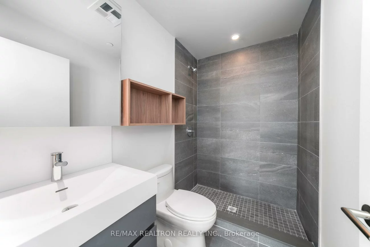 39, Mary, City Centre, Barrie