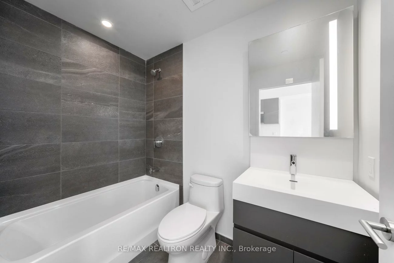 39, Mary, City Centre, Barrie