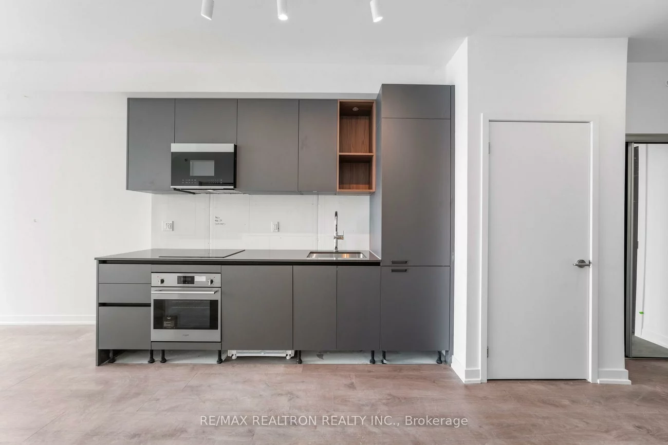 39, Mary, City Centre, Barrie