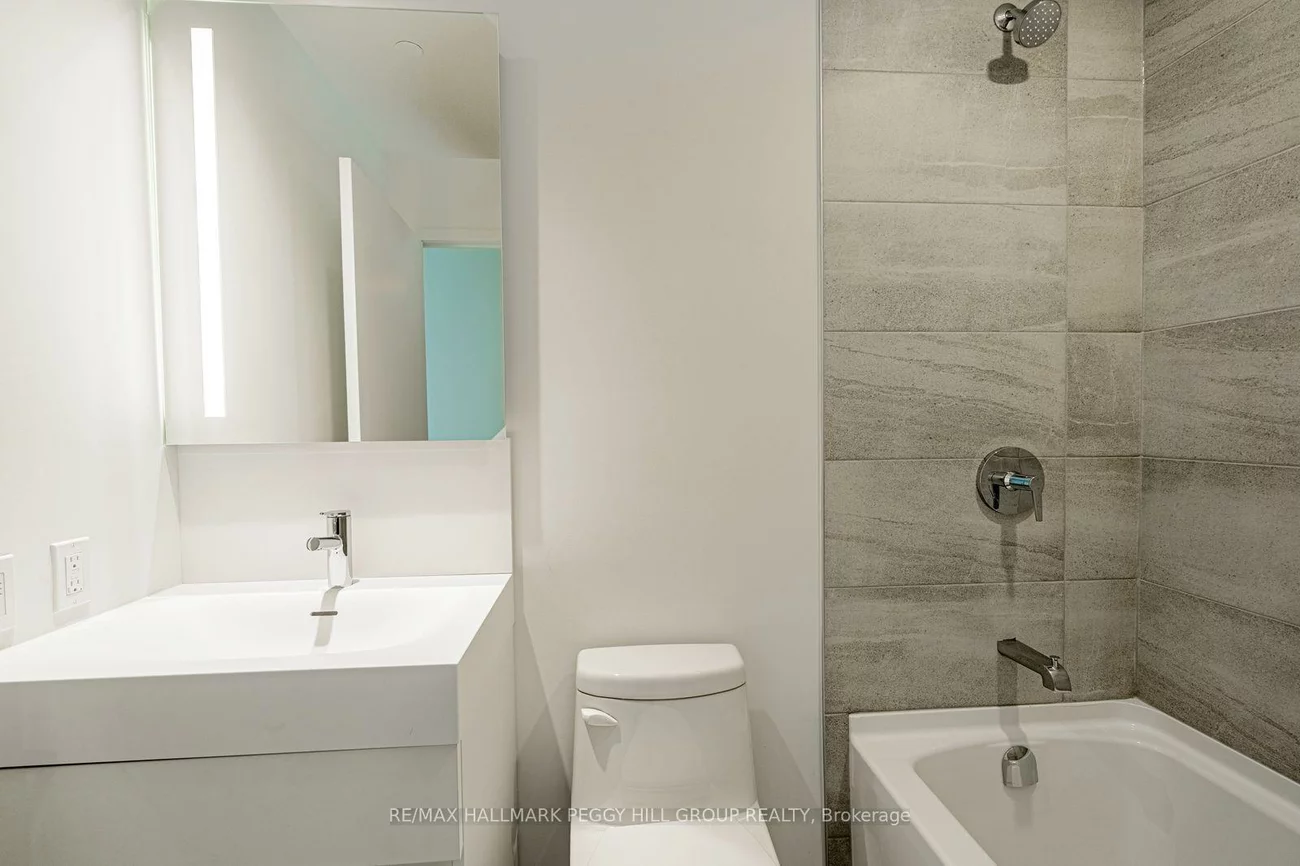 39, Mary, City Centre, Barrie