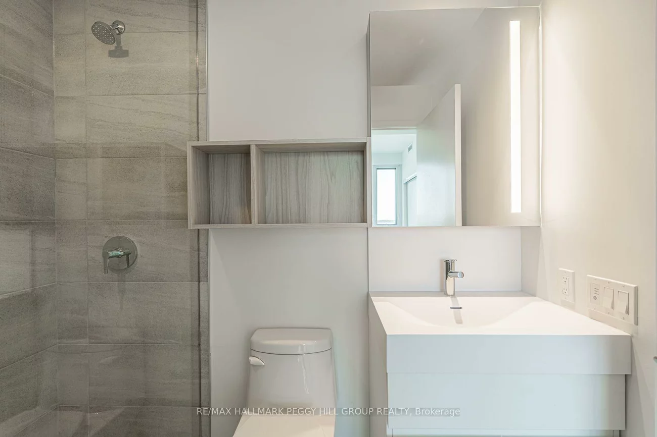 39, Mary, City Centre, Barrie