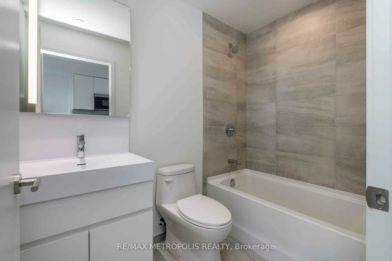 39, Mary, City Centre, Barrie