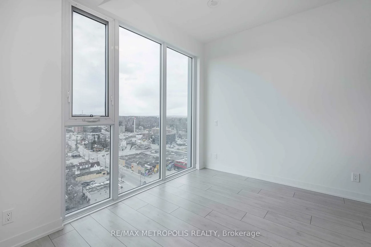 39, Mary, City Centre, Barrie