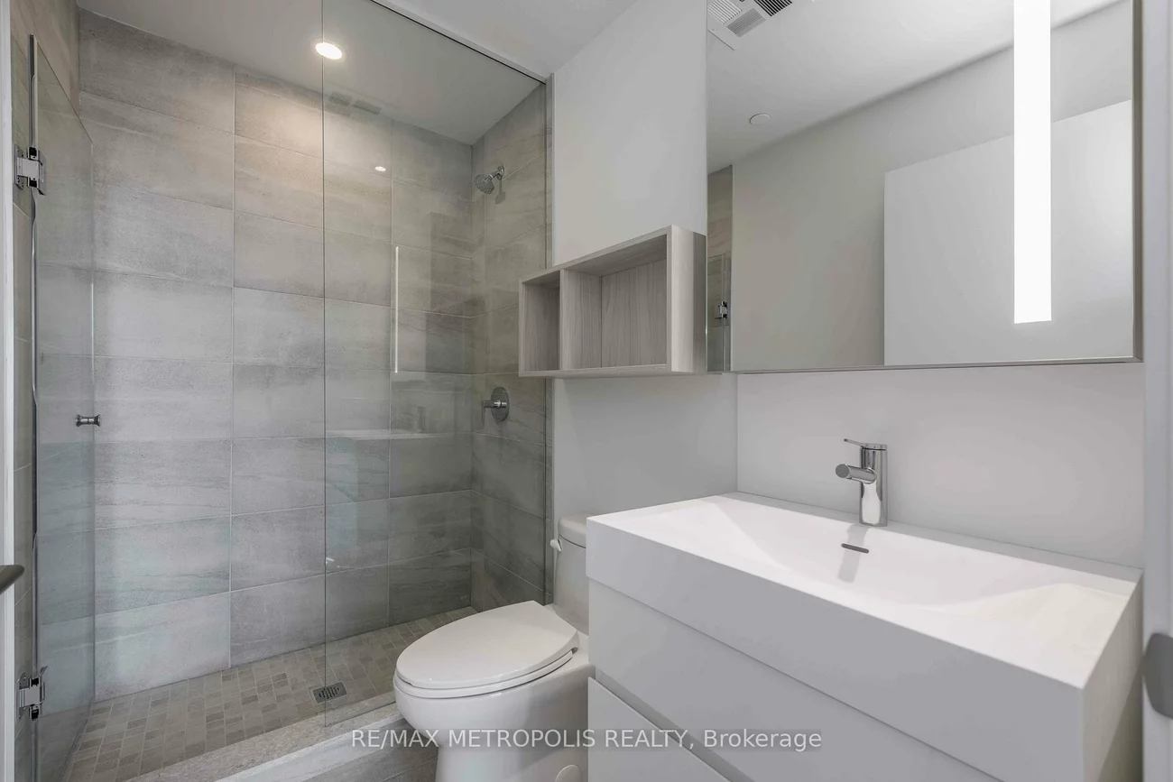 39, Mary, City Centre, Barrie