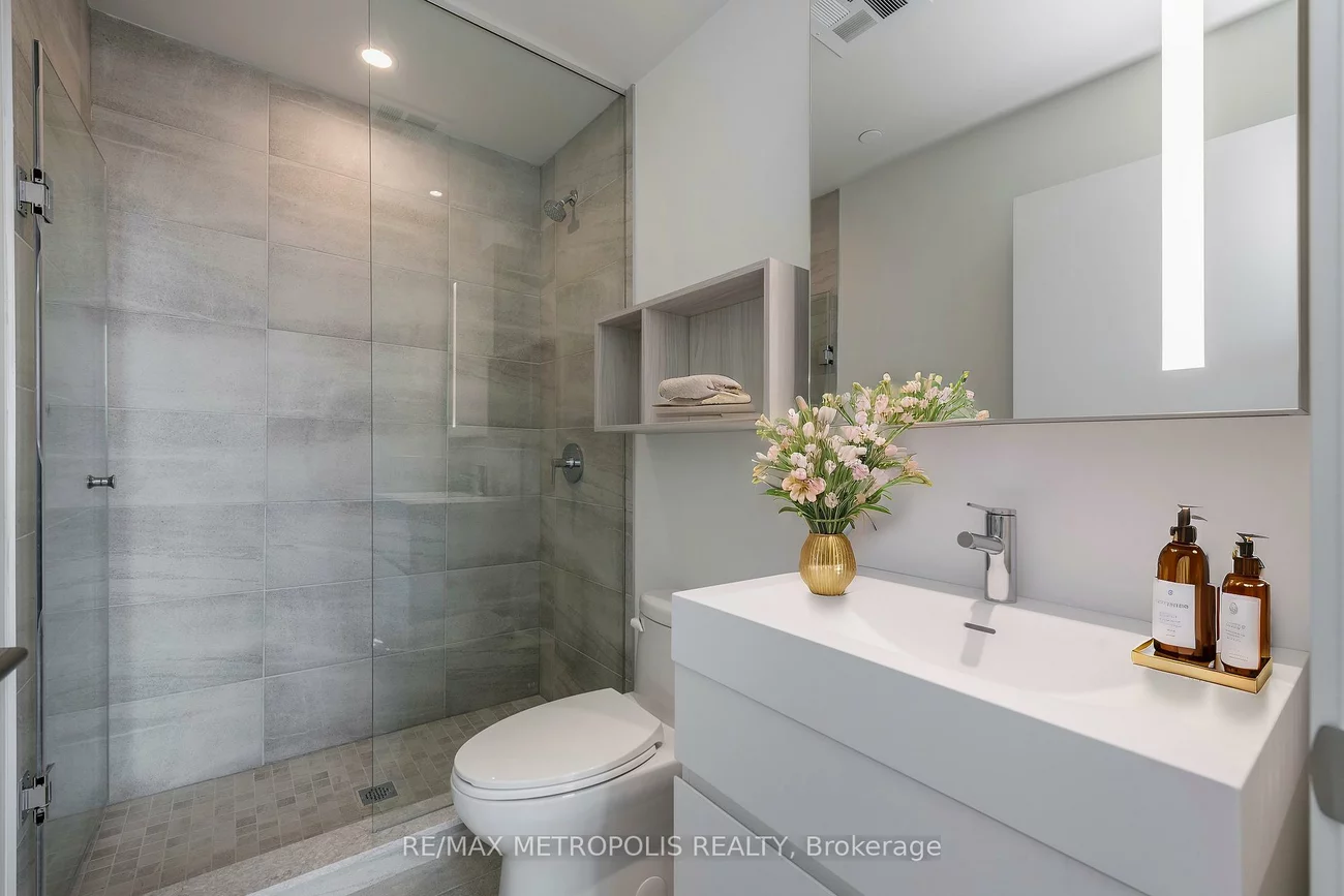 39, Mary, City Centre, Barrie