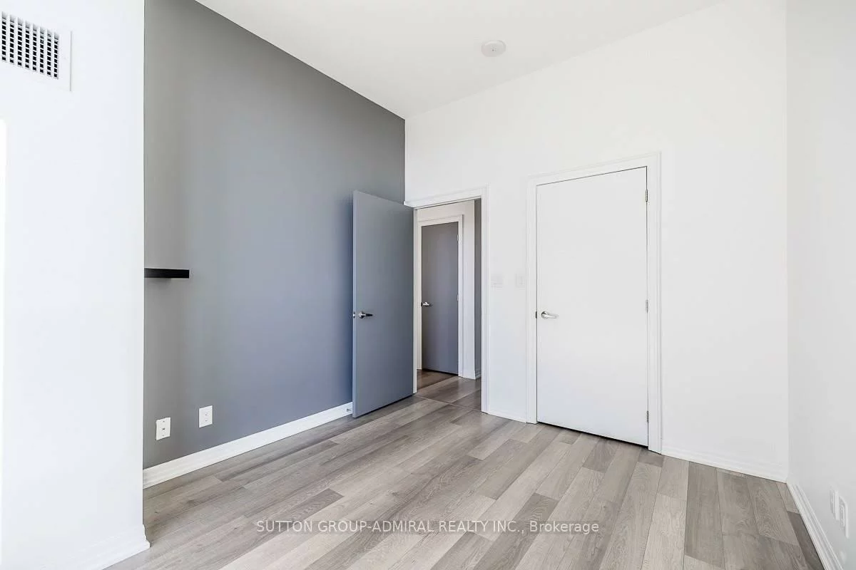 111, Worsley, City Centre, Barrie